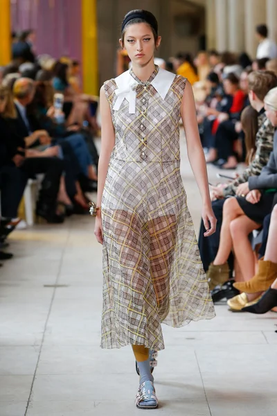 Look 38
